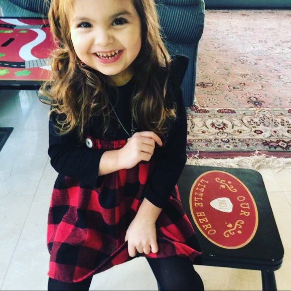 The cutest buffalo plaid skirt and top set! Size 110 4-5 - Picture 4 of 4